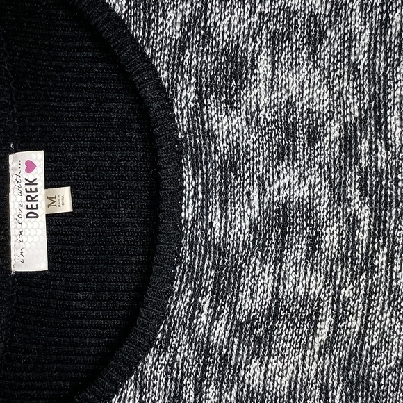 Sweater Crop - Picture 2 of 3